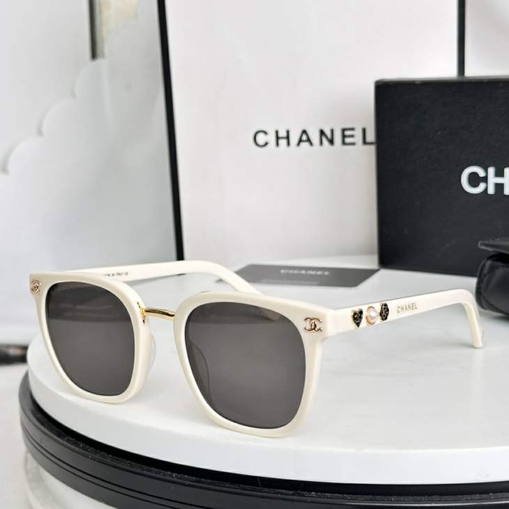 Picture of Chanel Sunglasses _SKUfw77894411fw